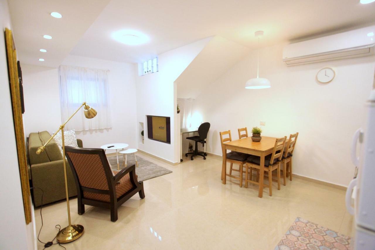 Modern Home In The Heart Of Nachlaot Ierusalim Exterior foto